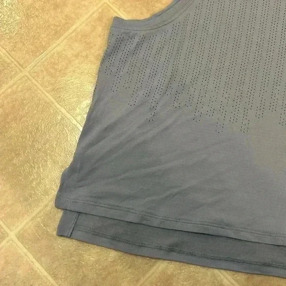 Lululemon - Picture 2 of 5